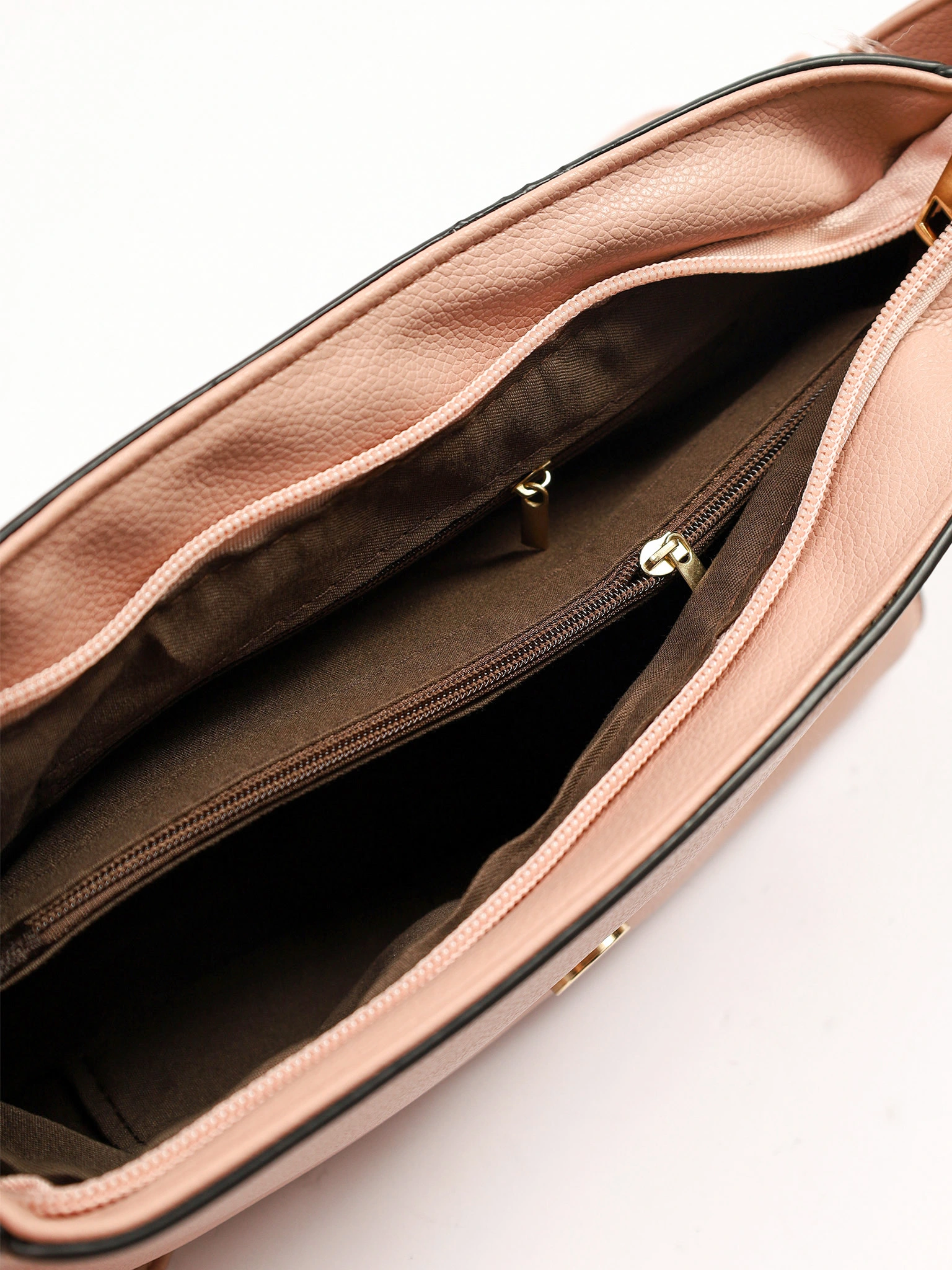 Сумка-кроссбоди с декоративной пряжкой в ассортименте